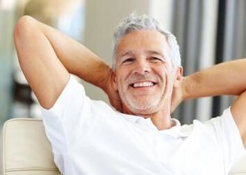 The man has no problem with the prostate thanks to the prevention of prostatitis